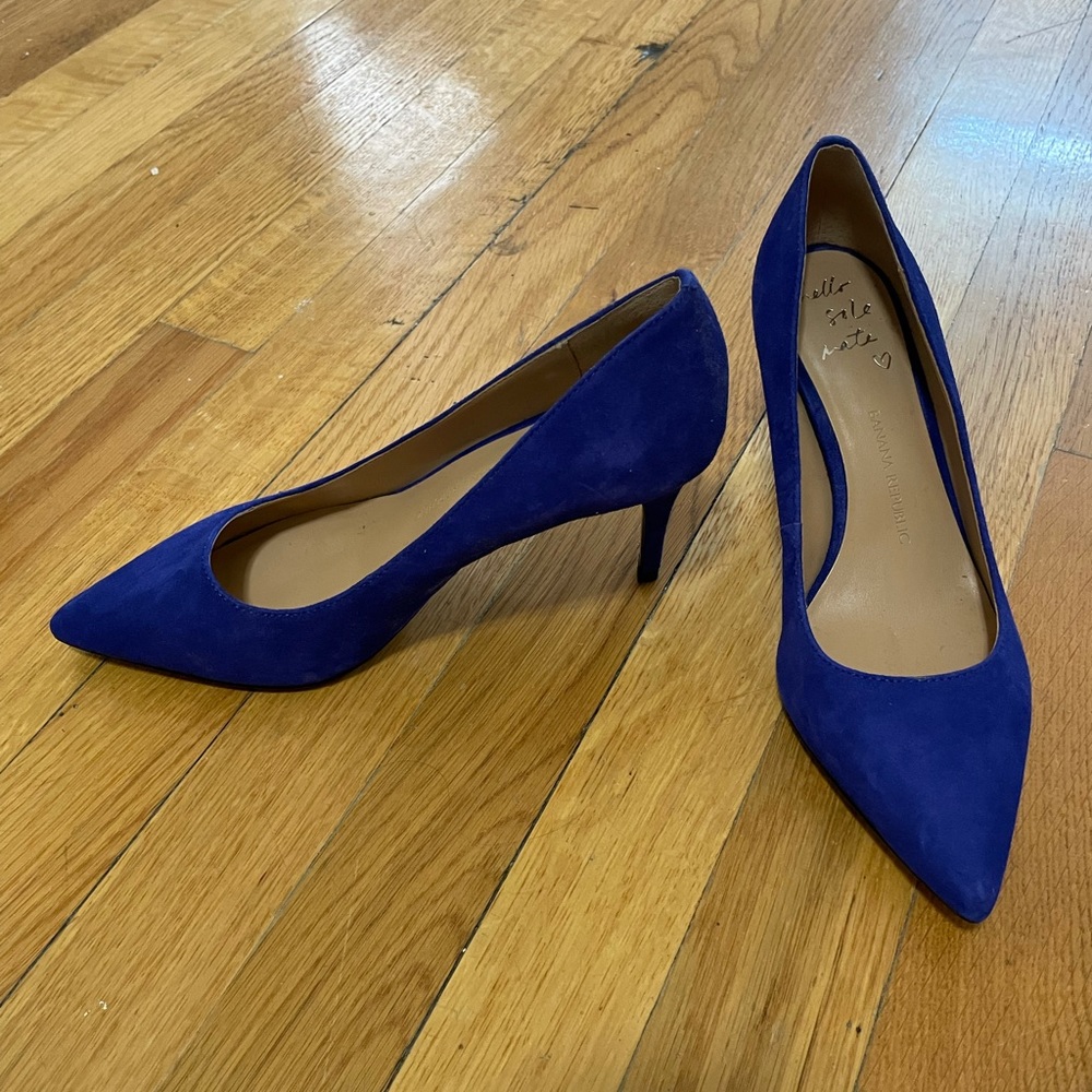 Fun blue heels!